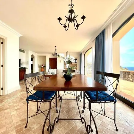 Daire Amazing Views To The Sea With Pool