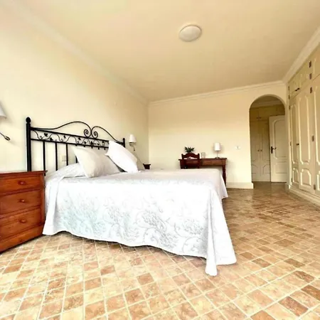 Daire Amazing Views To The Sea With Pool