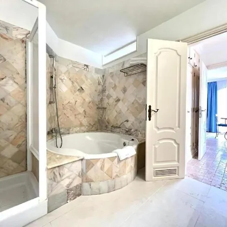 Amazing Views To The Sea With Pool Appartement *