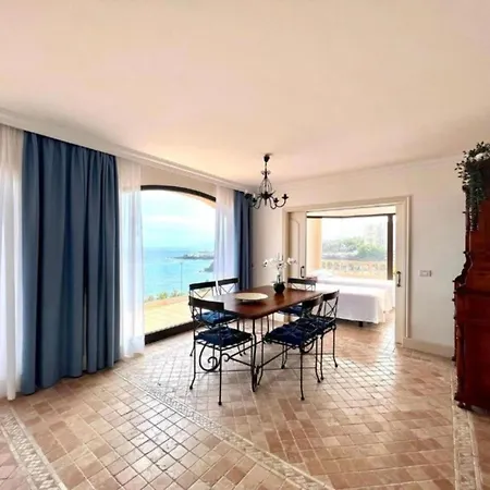 Amazing Views To The Sea With Pool